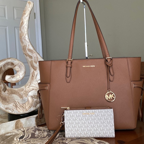 Michael Kors Handbags - Michael Kors LG brown tote bag & wallet